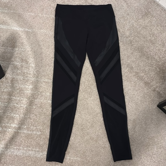 ALO Yoga High-Waist Epic Legging - Picture 2 of 12